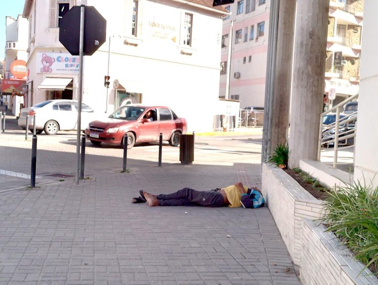 capa-pessoas-em-situacao-de-rua-foto-elvis-lozeiko-25019