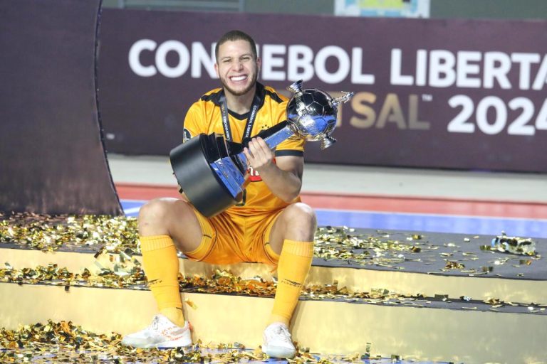 charuto-campeao-da-libertadores-divulgacao-3-21800