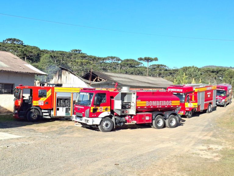 incendio-em-galpao-22444
