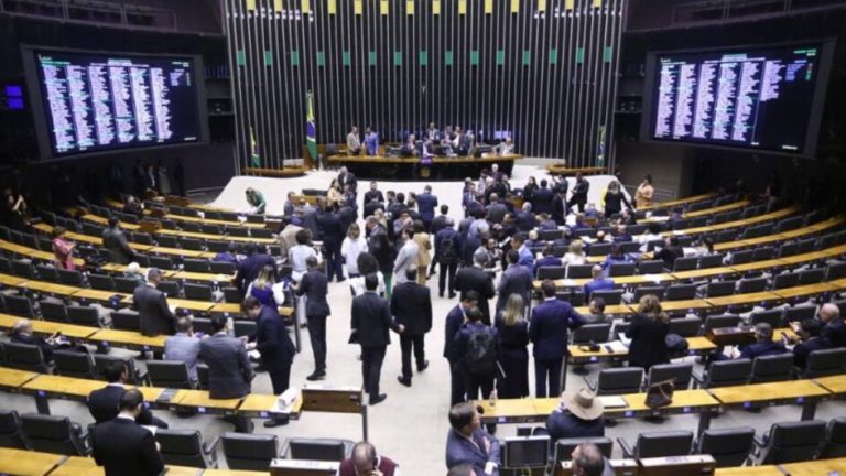 Camara-dos-Deputados-944x531