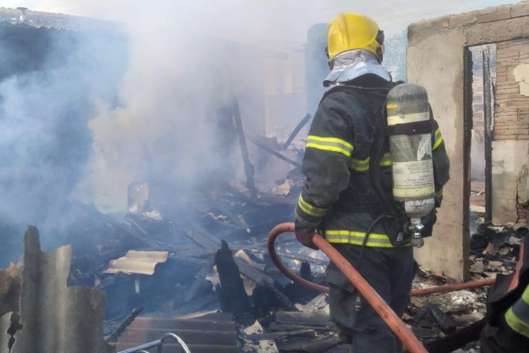 mulher-sofre-queimaduras-apos-incendio-em-sc-testemunha-cita-criancas-brincando-com-fogo