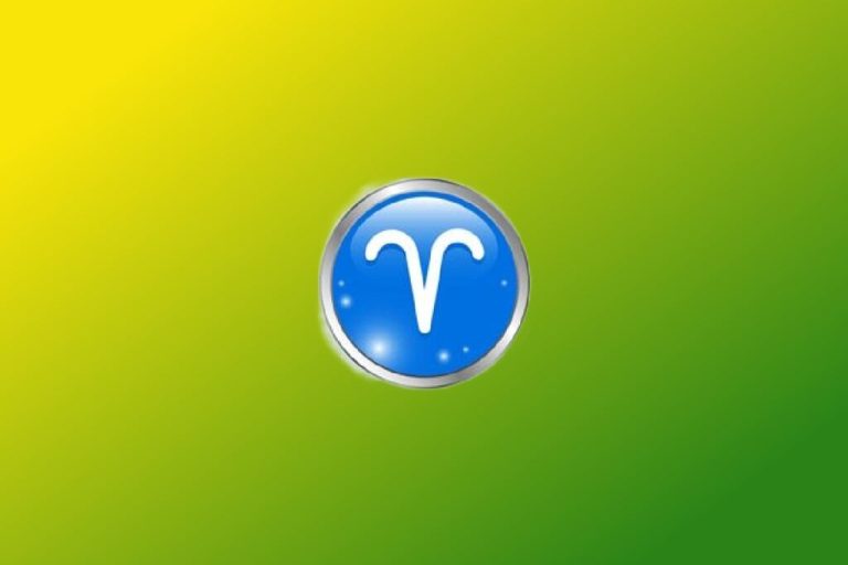 Ilustração do signo de Áries com chifres brancos curvados em círculo azul com contorno prateado sobre fundo verde e amarelo