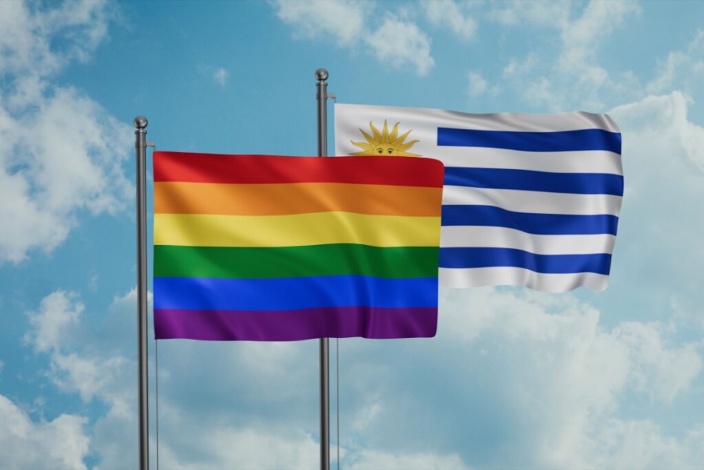 Bandeira do Uruguai ao lado de bandeira LGBTQI+