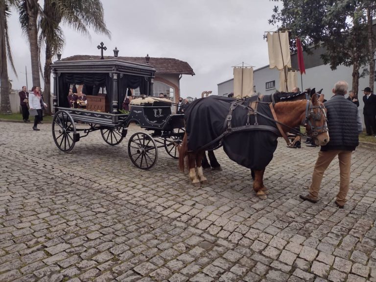 Carroça fúnebre