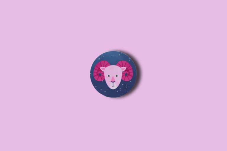 Ilustração do signo de áries em um círculo azul com estrelas e sobre um fundo rosa